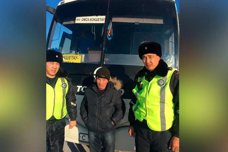 SQO polıtseıi jolda qalǵan sheteldikterdi óz úıinde qonaq etti
