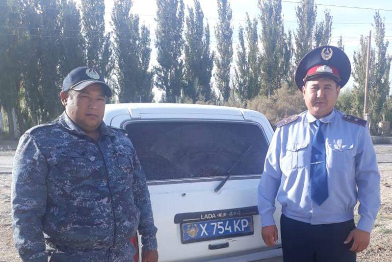 Алып әйелдермен жыныстық қатынас Порно актер Пьер Вудман