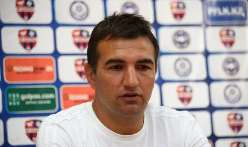 Fýtbol: «Aqjaıyqtyń» bas bapkeri qyzmetinen ketti