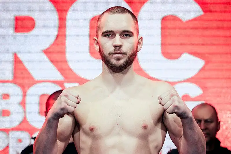 Небитый казахстанский боксер сразится против венесуэльца в Екатеринбурге