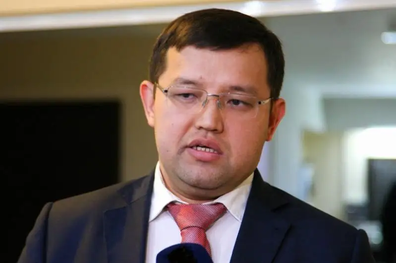 Oljas Qudaıbergenov aldaǵy saılaýda partııalardyń daýys jınaý múmkindigine boljam jasady