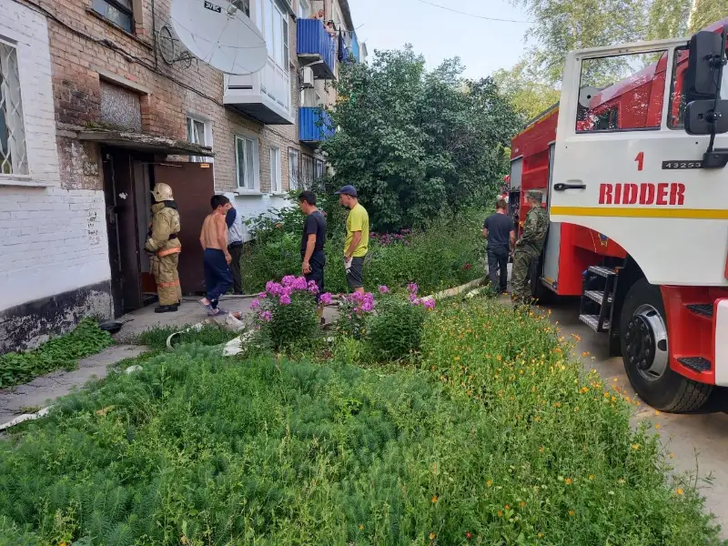 Rıdderde tútin tumshalaǵan podezden 20 adam evakýatsııalandy