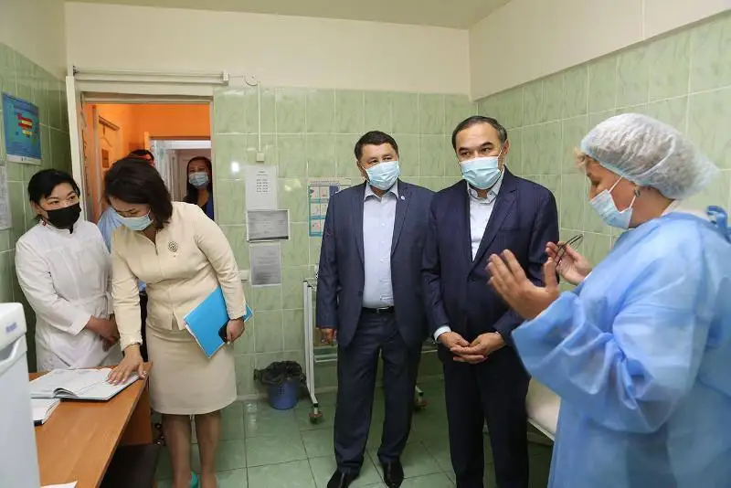 Almatyda vaktsına pýnkteriniń jumys sapasyn baqylaıtyn top quryldy