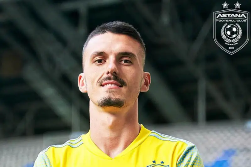 «Astana» quramyna albanııalyq qorǵaýshy qosyldy