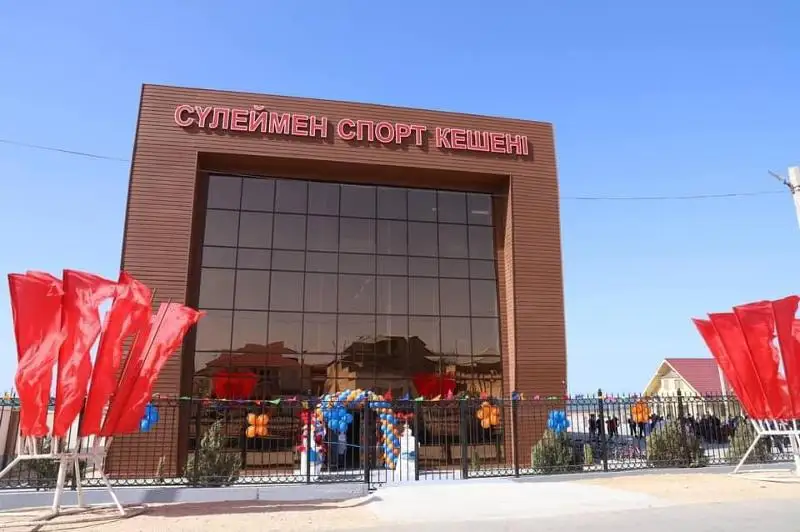 Mańǵystaýda mereke kúni 500 adamǵa arnalǵan sport kesheni ashyldy