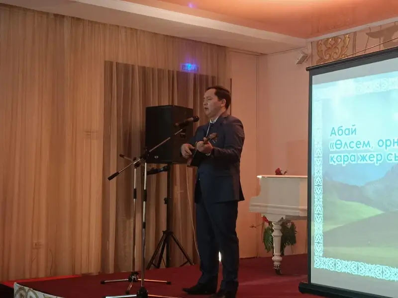 Kókshetaýda Sársenbaı Hasenovtyń «Án jáne poezııa» atty shyǵarmashylyq keshi ótti