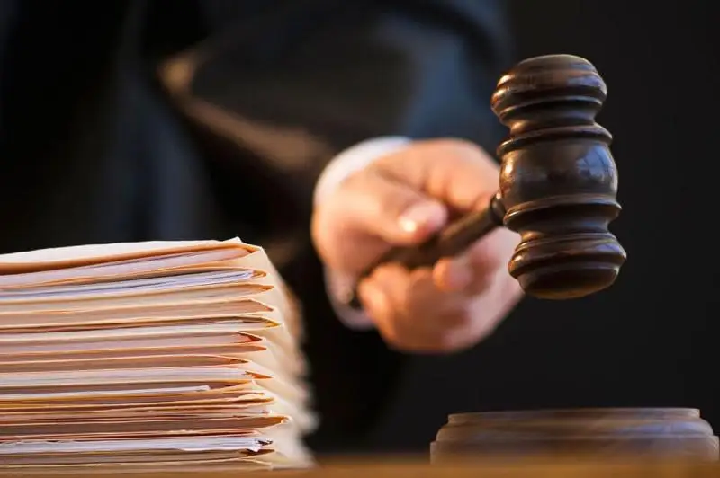 Bıýdjet qarjysyn jymqyrǵan Dossor mektep-ınternatynyń dırektory sottaldy