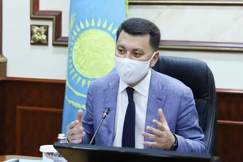 Erlan Qarın Mańǵystaýda jastar kadrlyq rezerviniń ókilderimen kezdesti