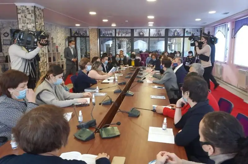 Кандидаты в депутаты от партии «Ак жол» встретились с коллективом Нацбиблиотеки