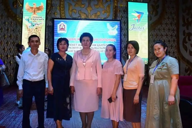 Memleket jáne qoǵam qaıratkeri Orazkúl Asanǵazyqyzy saryaǵashtyq jastarmen kezdesti