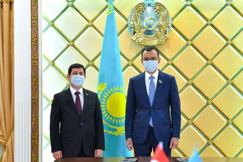 Máýlen Áshimbaev Túrkııanyń Qazaqstandaǵy elshisin qabyldady