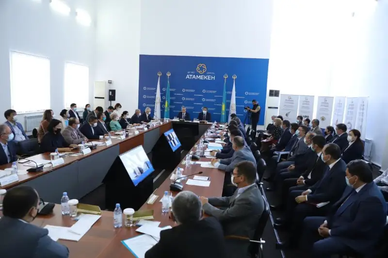 Nurlan Noǵaev: Mańǵystaýdaǵy ózekti máseleler júıeli túrde sheshilýi tıis