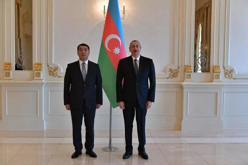 Qazaqstan Elshisi Ázerbaıjan Prezıdentine senim gramotasyn tapsyrdy