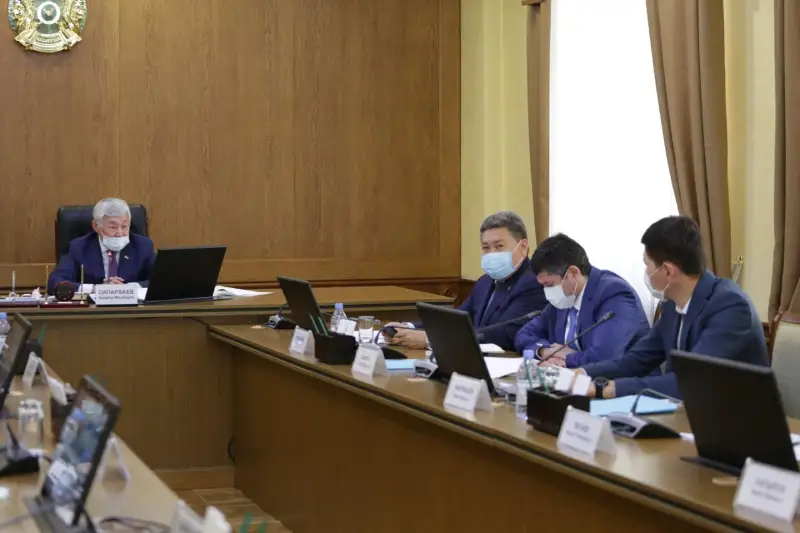Berdibek Saparbaev – Qar túskenshe eshkim senbilikti toqtatpaýy tıis