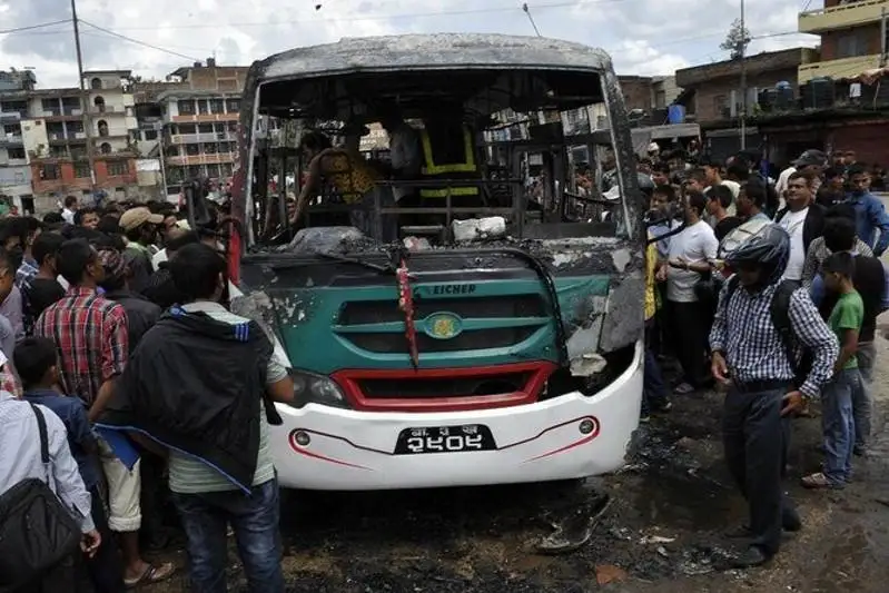 Nepalda avtobýs quzdan qulap, 14 adam mert boldy