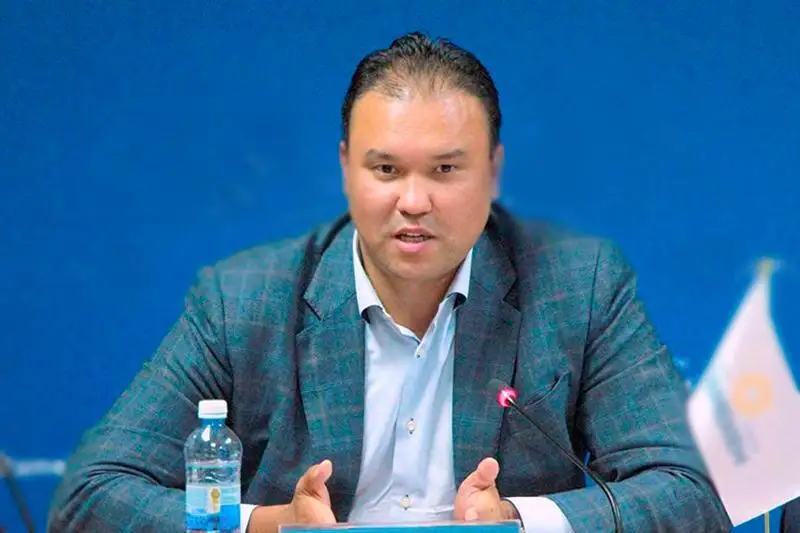 «SQ-Farmatsııa» basshysy gýmanıtarlyq kómekti úlestirý tártibin aıtty