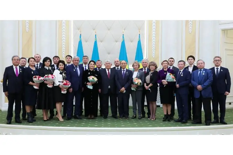 Qyrymbek Kósherbaev memlekettik nagradalar tapsyrdy