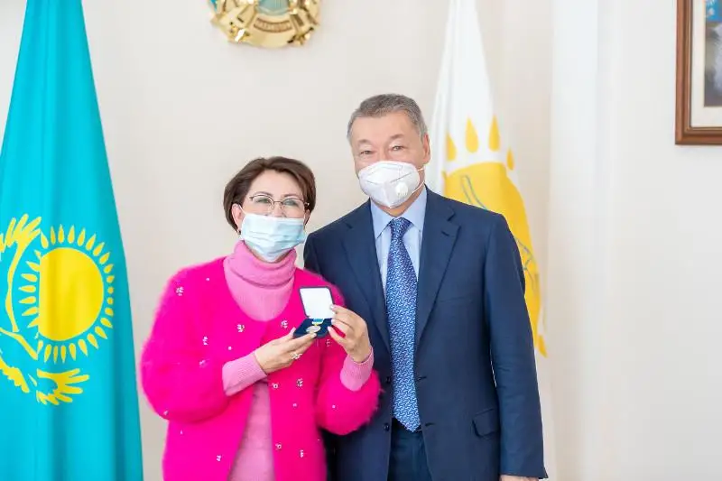 Roza Rymbaevaǵa «Shyǵys Qazaqstan oblysynyń Qurmetti azamaty» ataǵy berildi