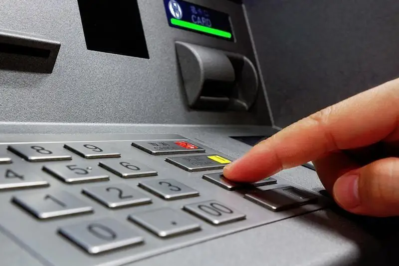 Almatyda urylar 4 bankomatty tonap ketti
