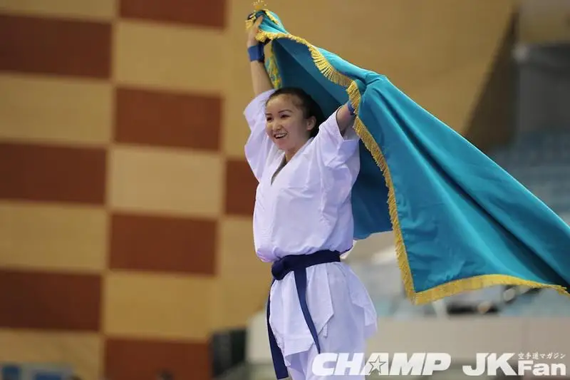 Karate: Móldir Jańbyrbaı Tokıo Olımpıadasyna joldama enshiledi