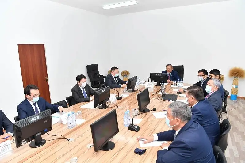 «Dıplommen – aýylǵa» baǵdarlamasynyń oryndalýy tómen: Senatorlar Shortandy aýdanynda boldy