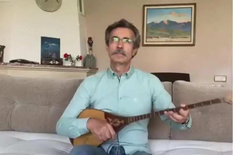 Dombyra kúni: Tanymal túrik ánshisi Qorqyt ata hıkaıasyna mýzyka jazdy
