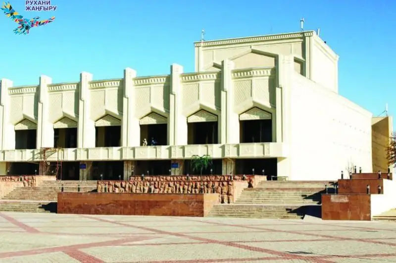Nartaı Bekejanov teatryna akademııalyq mártebe berildi