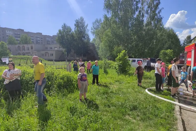 Rıdderde kópqabatty úıden órt shyǵyp, 20 adam evakýatsııalandy
