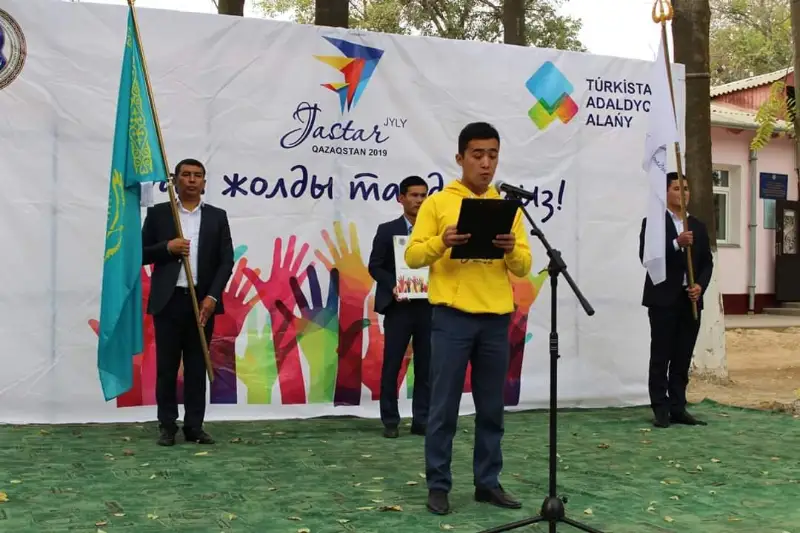 Saryaǵashta «Adal joldy tańdaımyz» atty jastar estafetasy bastaldy