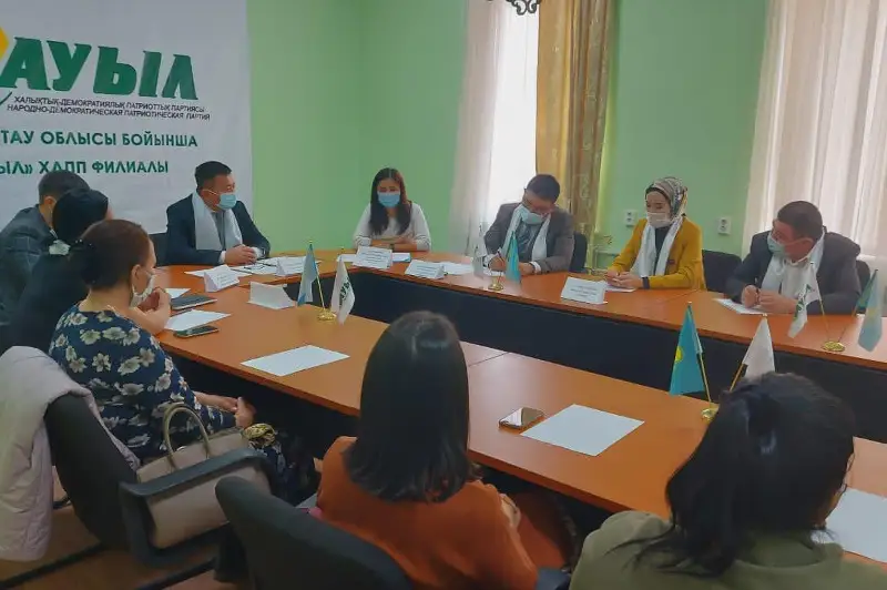 «Aýyl» partııasy áleýmettik karta jasaýdy usyndy
