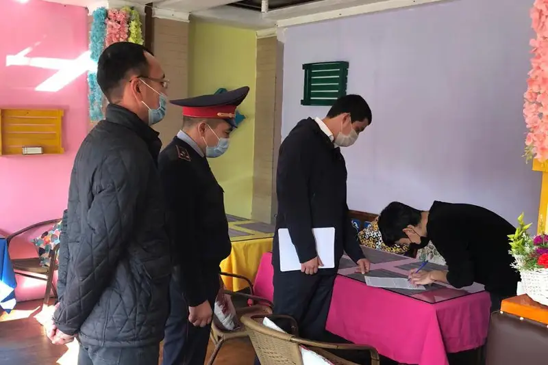 Almatyda karantın sharalaryn buzýshylarǵa 2,2 mln teńgege aıyppul salyndy