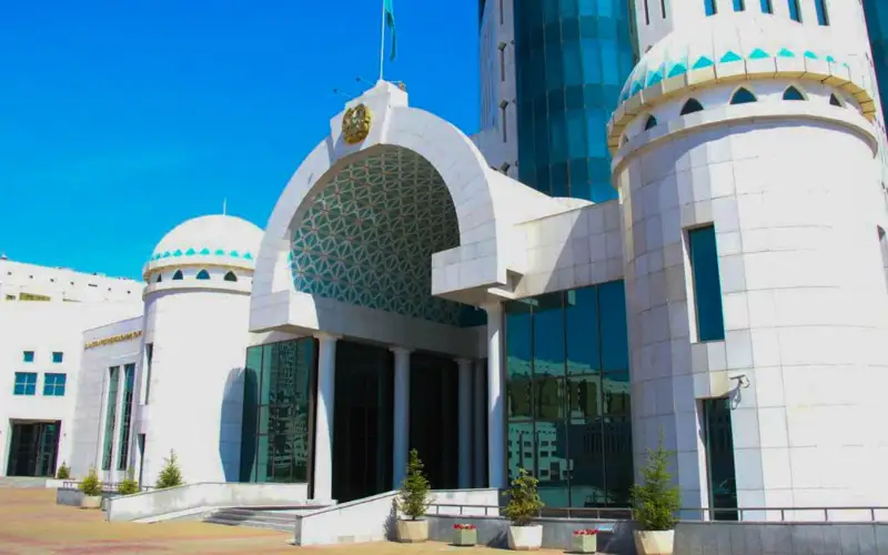 senat komıtetteri