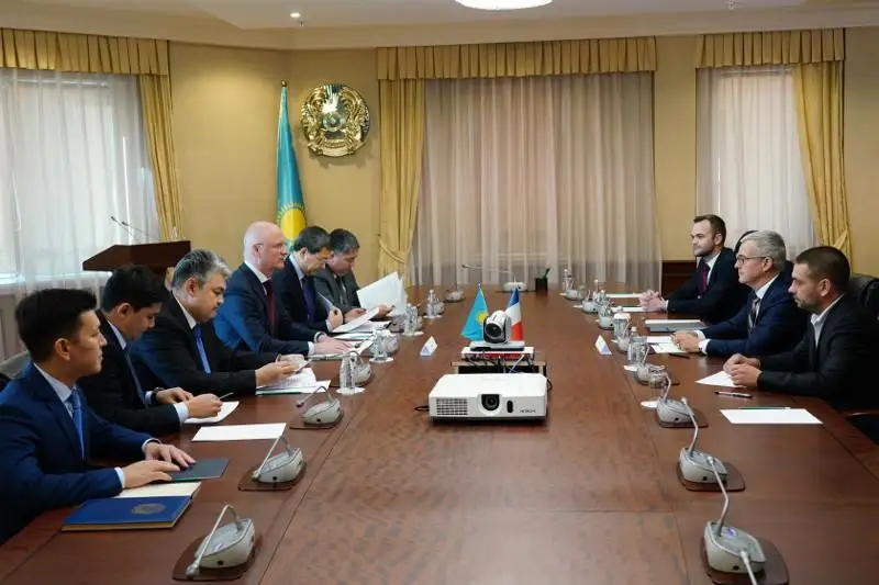 Роман Скляр Франция және Беларусь елшілерімен кездесті