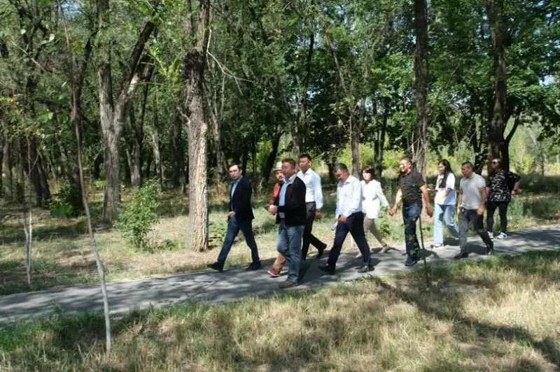 Четвертый этап биологической обработки зеленых насаждений начался в Алматы