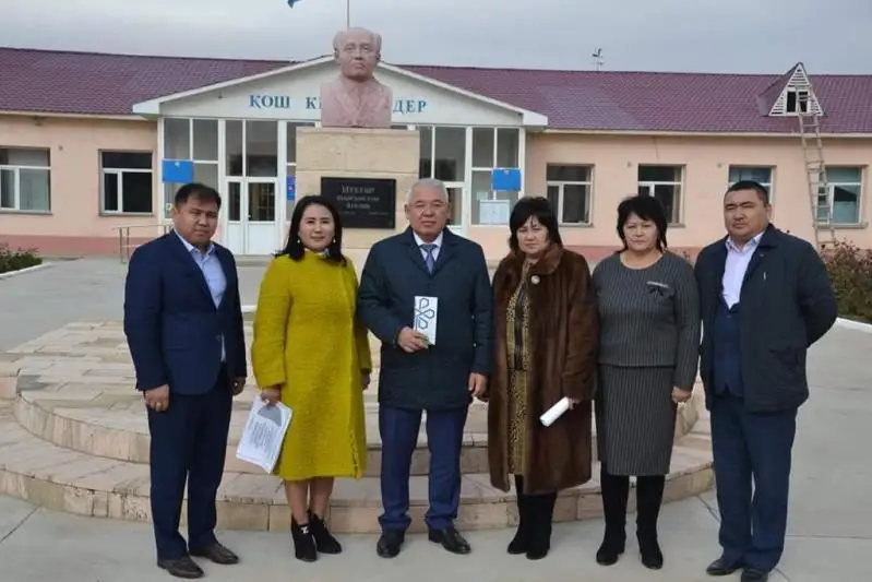 Báıdibek  aýdanynyń turǵyndaryna medıtsınalyq saqtandyrýdyń joldary túsindirildi