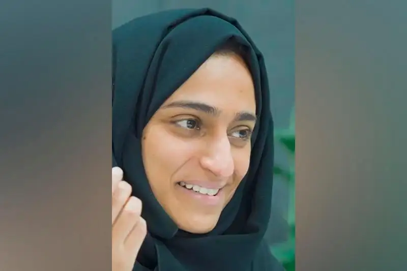 Birikken Arab Ámirlikterinde alǵashqy avtomehanık áıel paıda boldy
