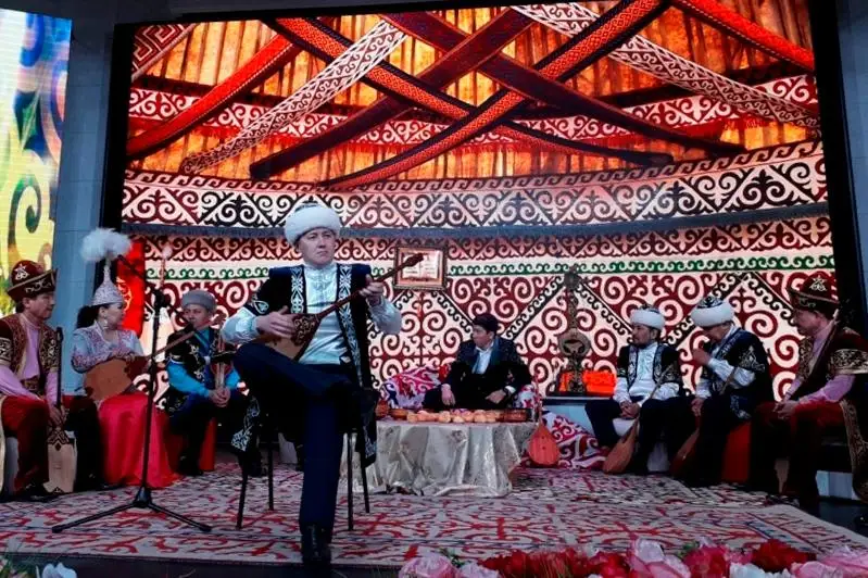 Qaraǵandyda shertpe-kúı men jyr-terme boıynsha festıval ótti