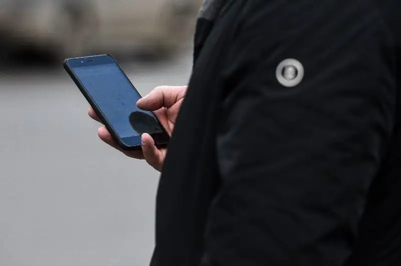 Elordada 12 jasar balanyń telefonyn alyp qashyp ketken jigit ustaldy