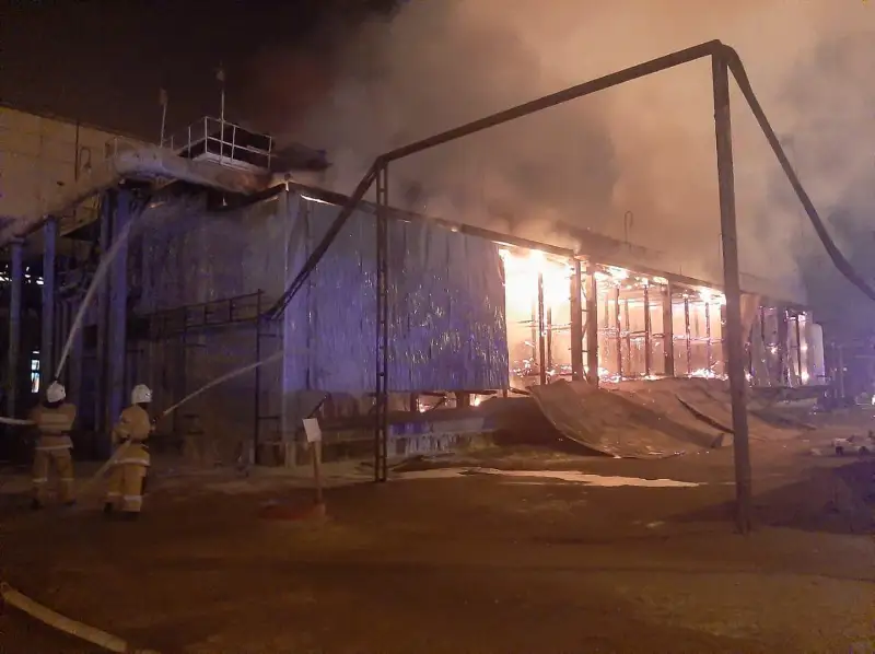 Жаңаөзенде газ өңдеу зауыты өртенді