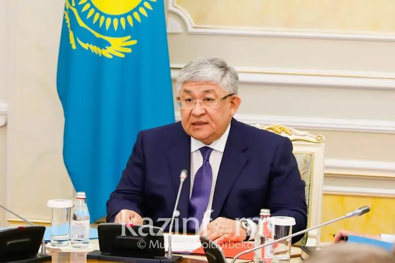 Qyrymbek Kósherbaev Memlekettik basqarý akademııasynyń tyńdaýshylaryna dáris oqydy
