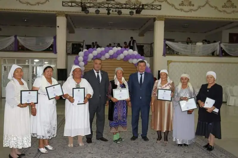 Мақтааралда қариялар мен ақ жаулықты аналарға құрмет көрсетілді