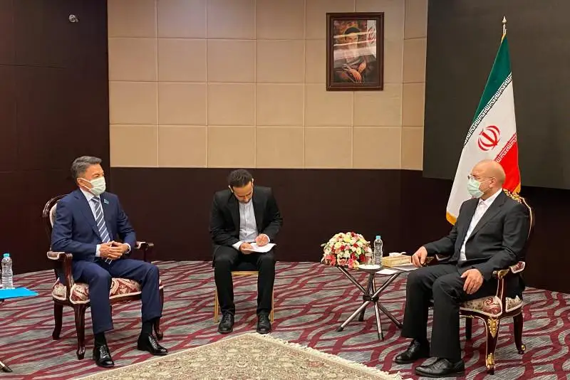 Asqar Shákirov Iran Prezıdentin ulyqtaý rásimine qatysty