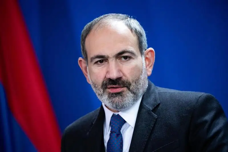 Armenııanyń premer-mınıstri otstavkaǵa ketti