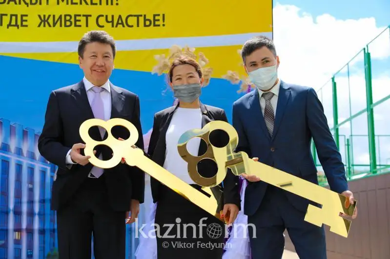 «Habar» agenttiginiń qyzmetkerlerine páter berildi