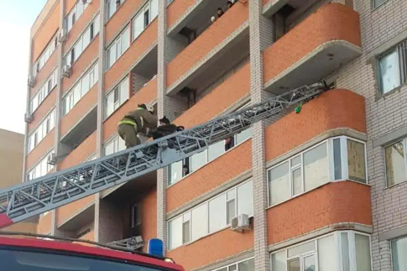 Aqtóbe qalasynda órtten 57 adam qutqarylyp, 90 adam evakýatsııalandy