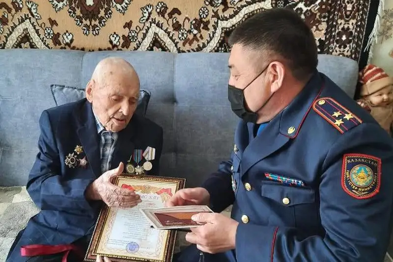 102 jastaǵy maıdanger: pandemııa degen qarýsyz maıdanda jeńiske jetý úshin tártip kerek