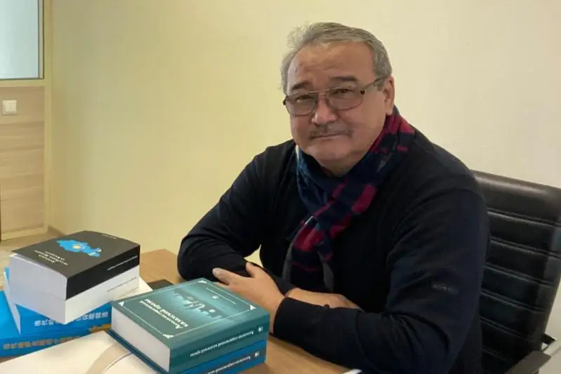 Nurlan Ónerbaev «Abaı joly» aýdıokitabyn dybystaıdy