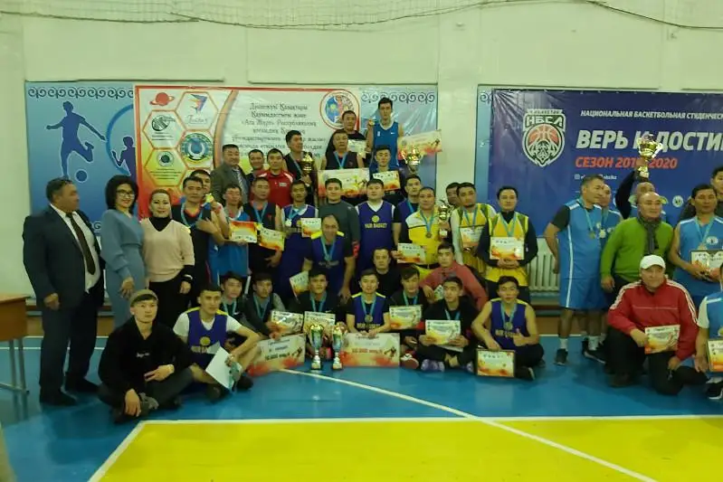 Qaraǵandyda qandastar arasynda basketboldan halyqaralyq týrnır ótti