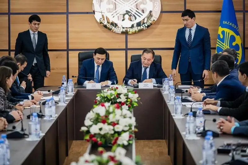 Kásipodaqtar federatsııasy men Nur-Sultan ákimdigi ózara yntymaqtastyq jóninde kelisti