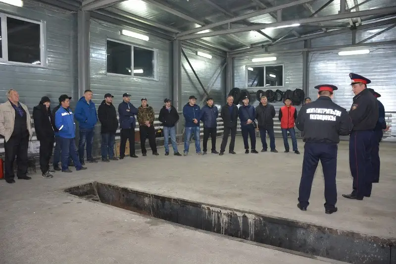 Avtobýs júrgizýshileri  joldan qulaqqap kıip ótetinderge alańdaıdy - SQO